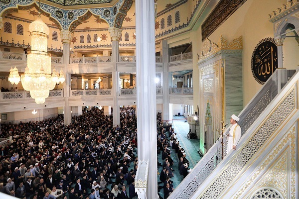 اقامه نماز عید فطر در روسیه + عکس