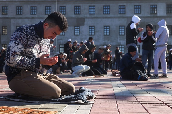 برگزاری مراسم باشکوه نماز عید فطر در روسیه + عکس  // اماده