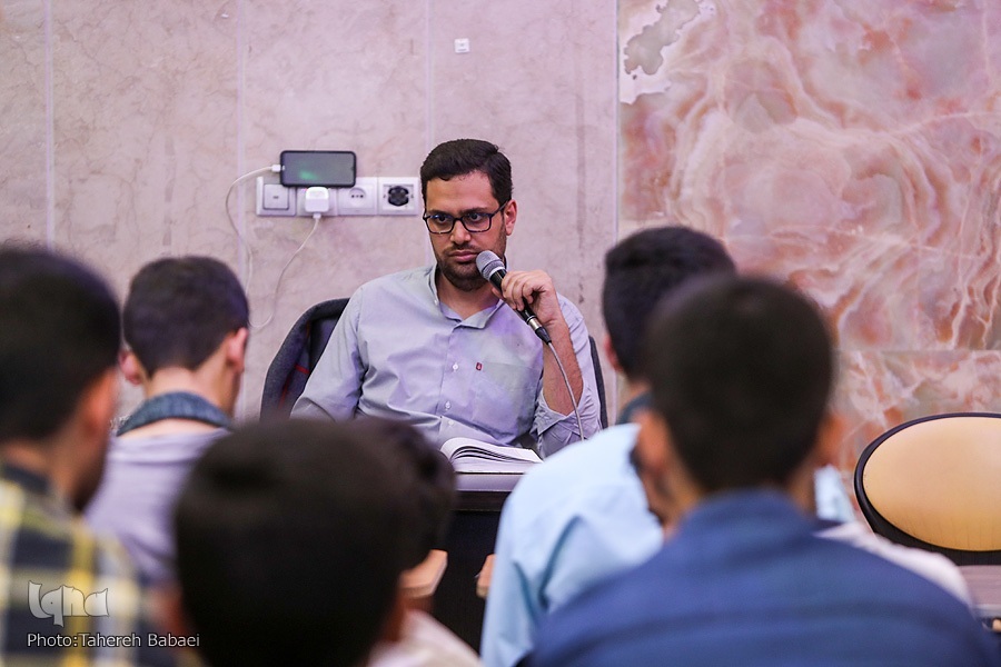 تجلیل از قاری افتخارآفرین + عکس