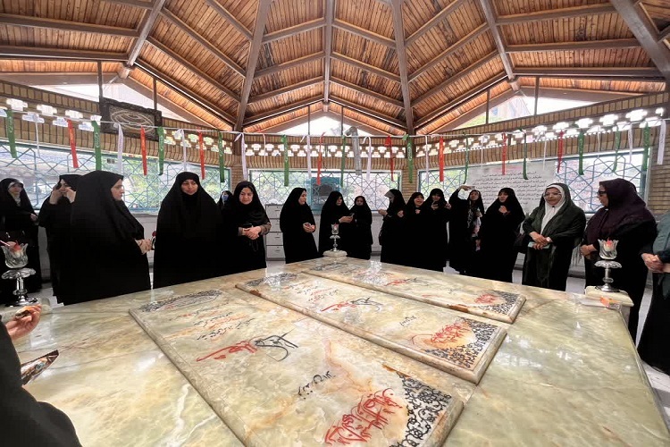 ارسال/ بازدید ۷۰ نفر از بانوان حوزوی اهل سنت از جامعه‌الزهرا(س)
