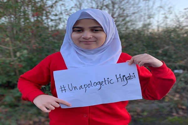 کمپین نوجوان محجبه بریتانیایی برای مبارزه با کلیشههای منفی در مورد اسلام کمپین نوجوان محجبه بریتانیایی برای مبارزه با کلیشههای منفی در مورد اسلام