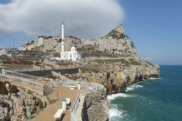 نگاهی به جنوبی‌ترین مسجد اروپا + فیلم و عکس