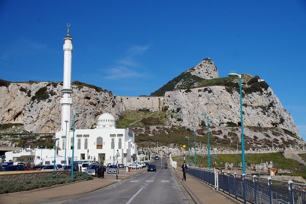 نگاهی به جنوبی‌ترین مسجد اروپا + فیلم و عکس