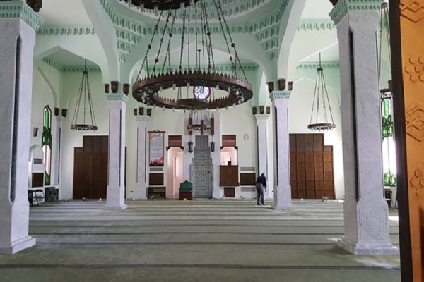 نگاهی به جنوبی‌ترین مسجد اروپا + فیلم و عکس