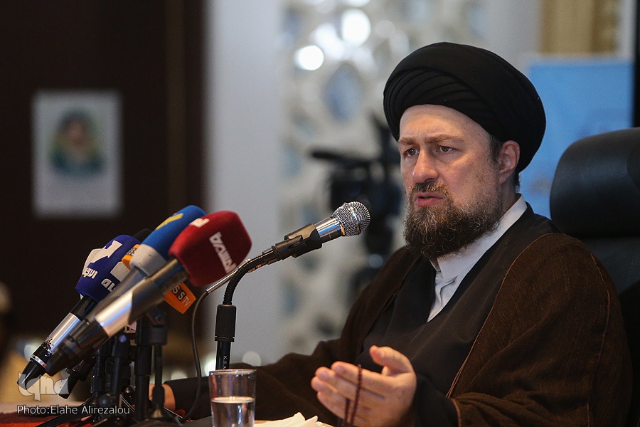 انقلاب اسلامی عدالت را از منظر دین‌خواهی فریاد زد