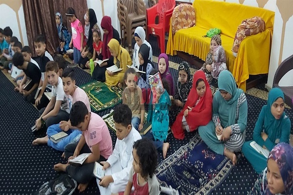استقبال گسترده از حلقه‌های تابستانی آموزش قرآن به کودکان در مصر+عکس