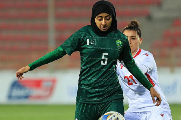 فوتبالیست محجبه  و تحقق یک رؤیا