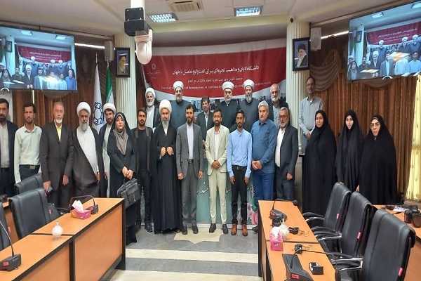 امام خمینی (ره) در مقام سخن و عمل پیشوای وحدت در جهان اسلام بود