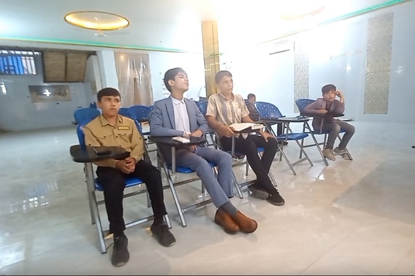 صوت و لحن ویژه پسران ۸ سال به بالا صوت و لحن ویژه پسران ۸ سال به بالا