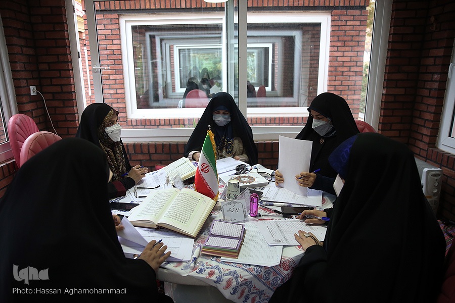 هیئت داوران مسابقات قرآن بانوان هیئت داوران مسابقات قرآن بانوان