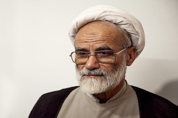 هدایت و نجات انسان در سایه پیروی از «قرآن و امام»