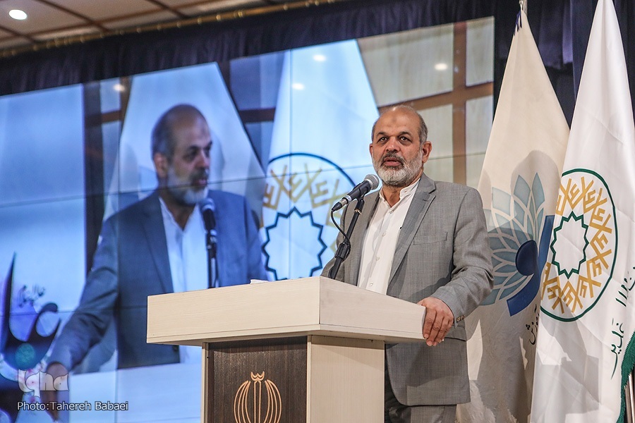 غدیر باید در شیوه زندگی و حکومت ما جاری باشد