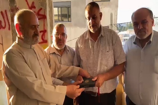 حضور هزاران در نماز صبح جمعه مسجدالاقصی و مسجد ابراهیمی حضور هزاران در نماز صبح جمعه مسجدالاقصی و مسجد ابراهیمی