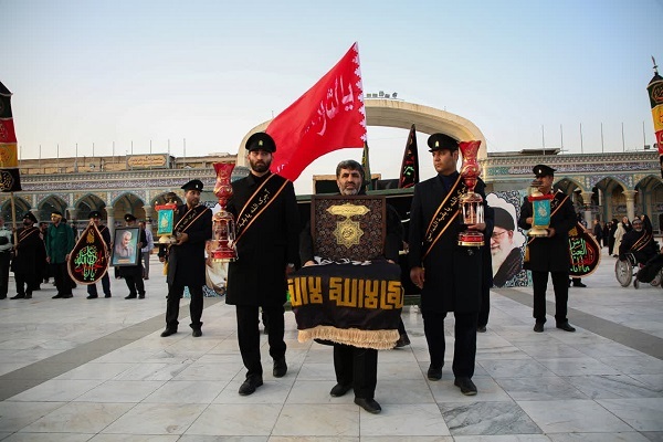 آیین تعویض پرچم گنبد مسجد مقدس جمکران برگزار شد