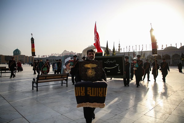 آیین تعویض پرچم گنبد مسجد مقدس جمکران برگزار شد