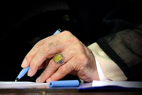 پاسخ رهبر انقلاب به استفتائی درباره فروش کالا پیش از تحویل گرفتن پاسخ رهبر انقلاب به استفتائی درباره فروش کالا پیش از تحویل گرفتن