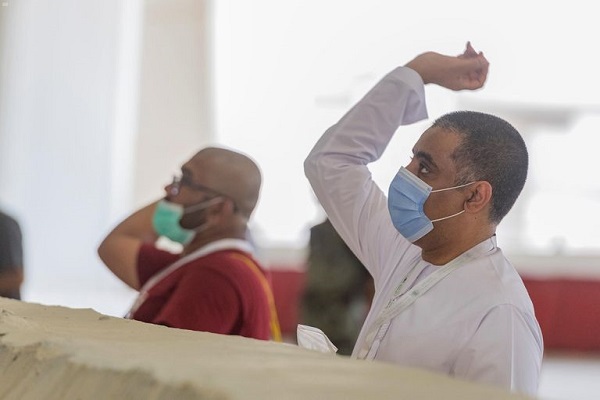 ساعات پایانی حج در منا  // اماده