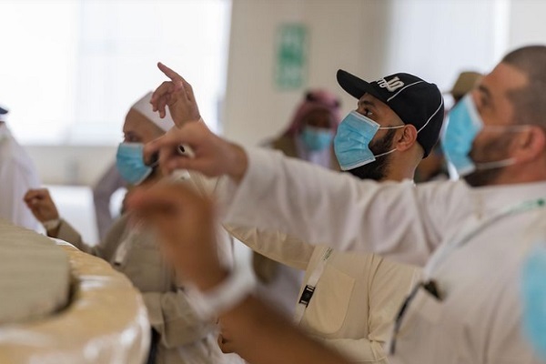 ساعات پایانی حج در منا  // اماده