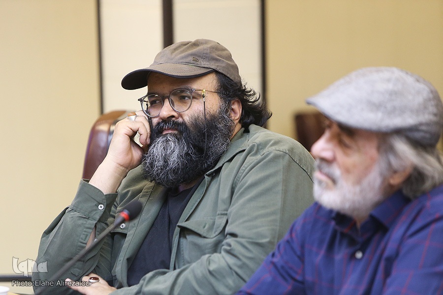 جاده اربعین جاده وحدتآفرین است/ سطحینگری آفت برخی از جریانهای شعر سرخ است جاده اربعین جاده وحدتآفرین است/ سطحینگری آفت برخی از جریانهای شعر سرخ است