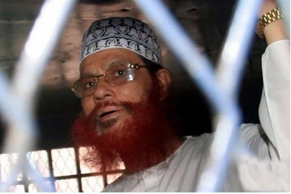 ده‌ها هزار نفر پیکر رهبر سابق جماعت اسلامی بنگلادش را تشییع کردند/اماده