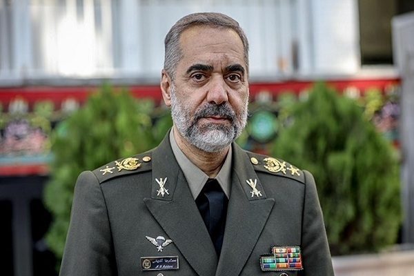 امیر آشتیانی، وزیر دفاع