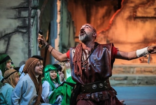 پنجشنبه //// نمایشی عاشوایی که 33 سال با مخاطب خدا را فریاد میزند پنجشنبه //// نمایشی عاشوایی که 33 سال با مخاطب خدا را فریاد میزند