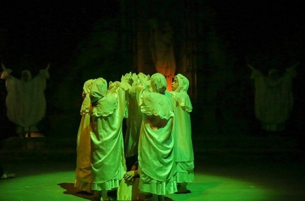 پنجشنبه //// نمایشی عاشوایی که 33 سال با مخاطب خدا را فریاد میزند پنجشنبه //// نمایشی عاشوایی که 33 سال با مخاطب خدا را فریاد میزند