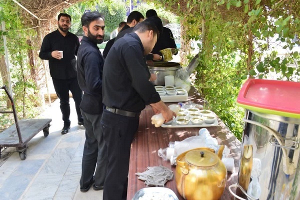 شیعه و سنی همه مدیون اباعبدالله (ع) و قیام عاشورا هستند