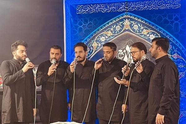 اجرای تواشیح گروه «دارالنعیم»