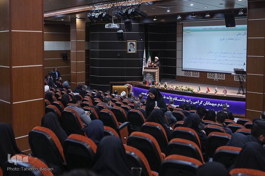 راهپیمایی اربعین فراتر از محدودیتهای اجتماعی تعریفشده انسانی است راهپیمایی اربعین فراتر از محدودیتهای اجتماعی تعریفشده انسانی است