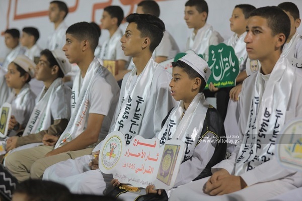 تکریم حافظان قرآن در غزه + عکس