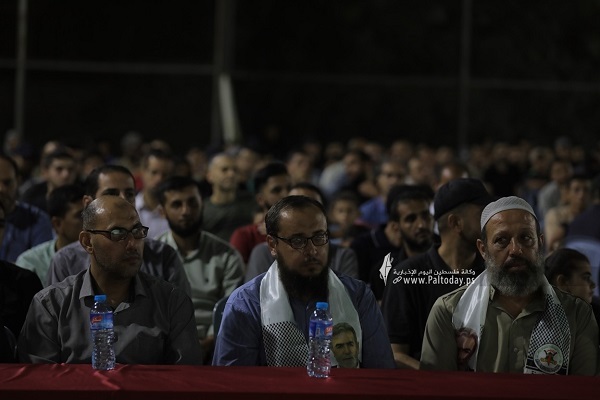 تکریم حافظان قرآن در غزه + عکس