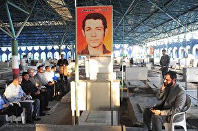 عکس | ادای احترام اصحاب رسانه به خبرنگار شهید احمد غدیریان