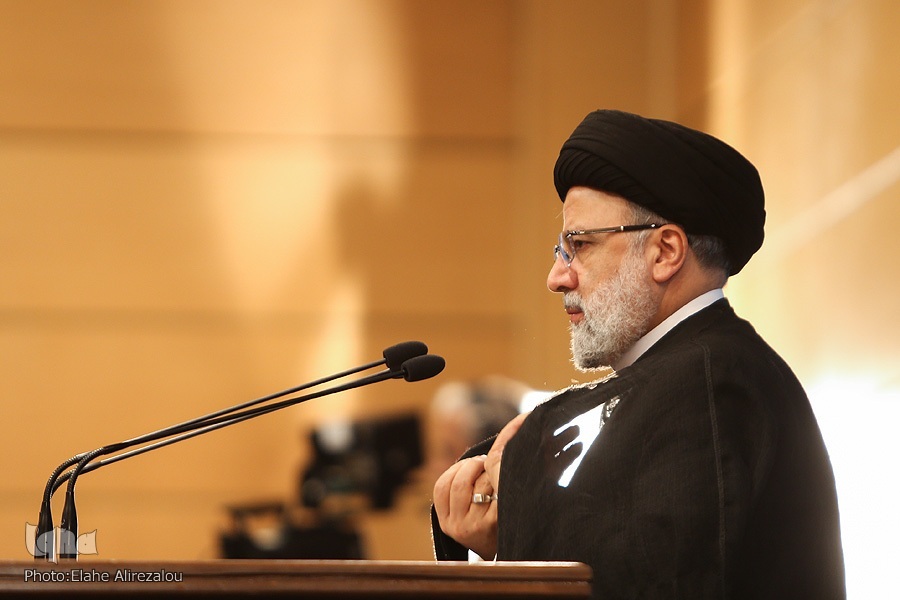 دشمن در پیشبرد دو راهبرد «منزوی کردن ایران در جهان» و «مأیوس کردن مردم در درون» شکست خورد