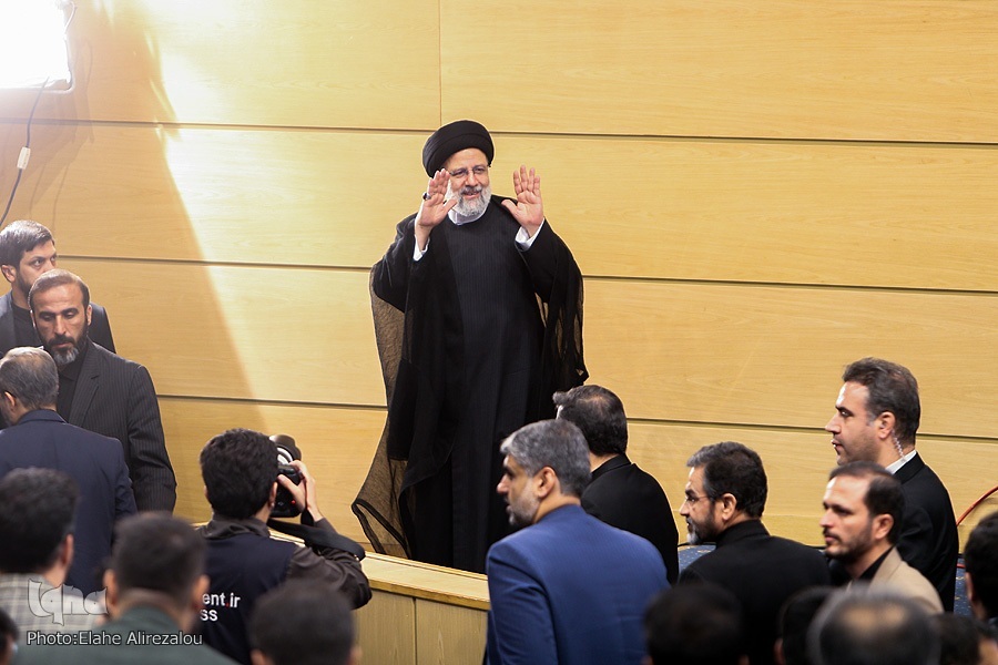 دشمن در پیشبرد دو راهبرد «منزوی کردن ایران در جهان» و «مأیوس کردن مردم در درون» شکست خورد