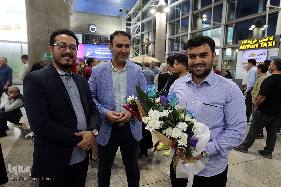 دارندگان رتبه مسابقات بین‌المللی قرآن را رها نکنیم