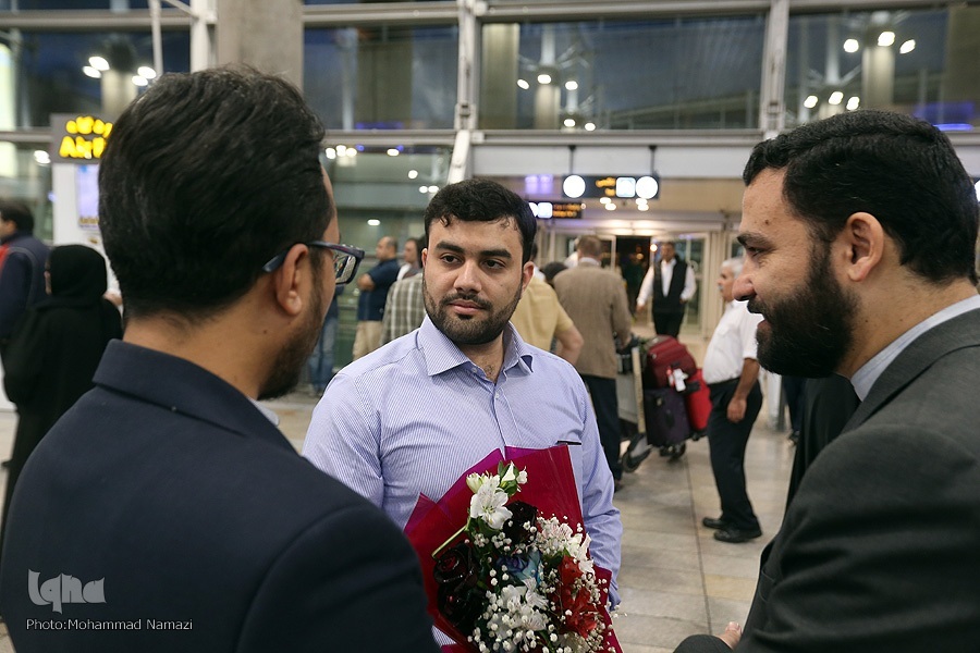 دارندگان رتبه مسابقات بین‌المللی قرآن را رها نکنیم