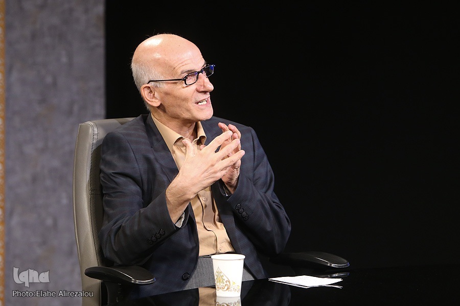 جامعه و سیستم‌های ما پیغمبر پسند نیست