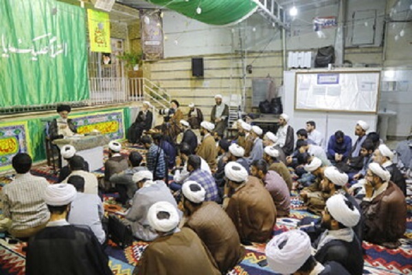 آیت الله سیدهاشم حسینی بوشهری، رئیس جامعه مدرسین حوزه علمیه