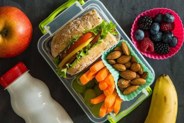 زندگی را کوتاه نکنیم؛ از تغذیه کودکان تا بیماری‌های غیرواگیر