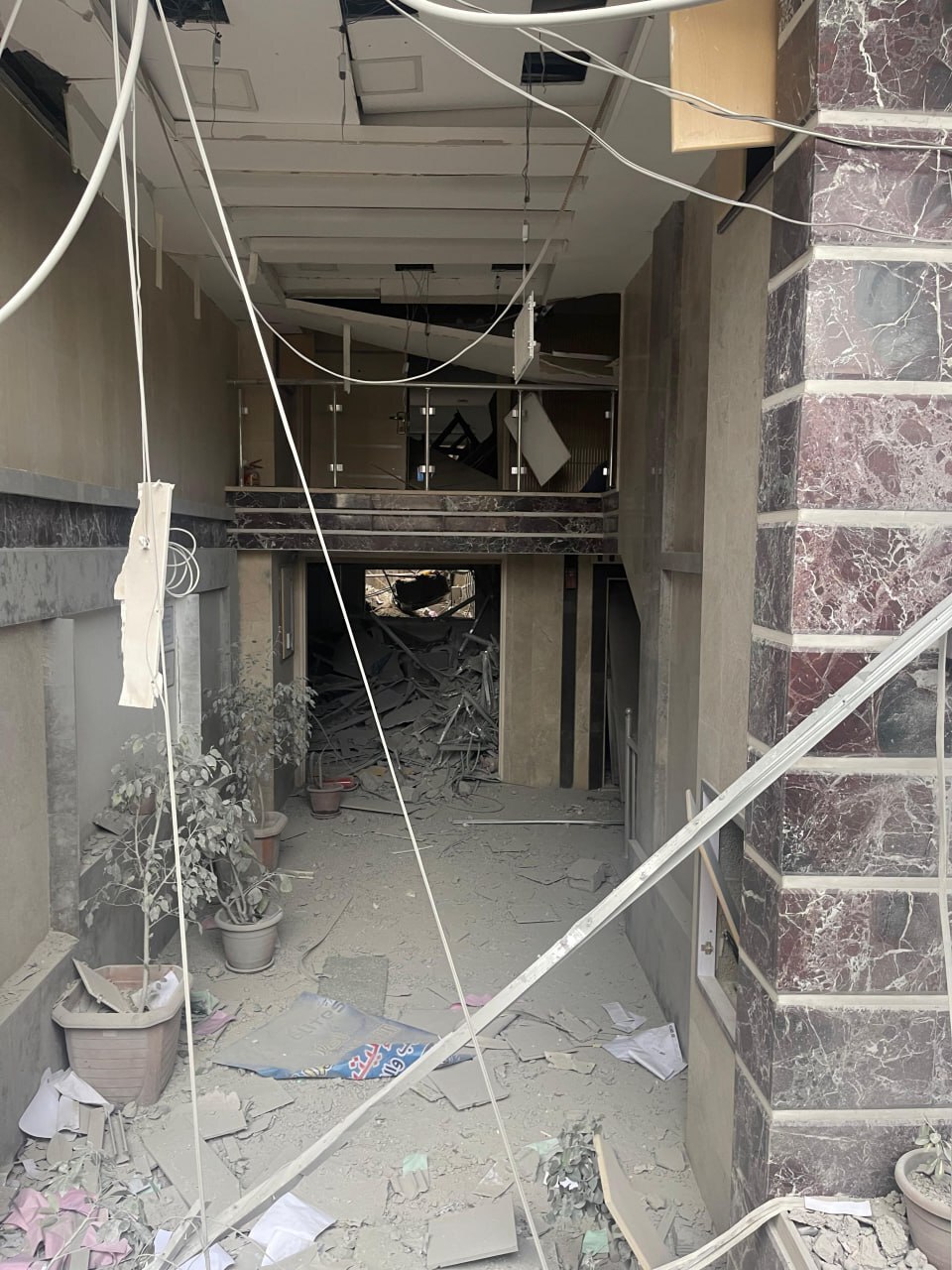 اسرائیل دفتر شبکه العالم را بمباران کرد