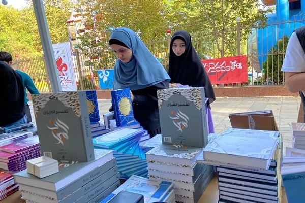 حضور نمایندگی المصطفی در نمایشگاه کتاب ماخاچکالا جمهوری داغستان