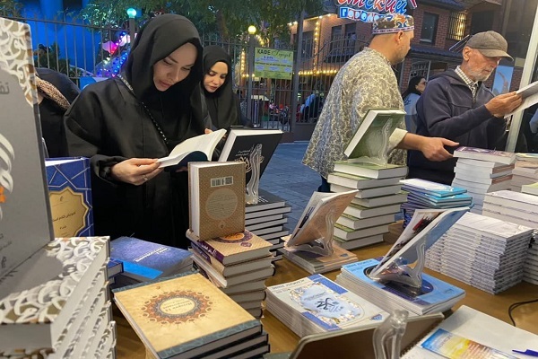 حضور نمایندگی المصطفی در نمایشگاه کتاب ماخاچکالا جمهوری داغستان