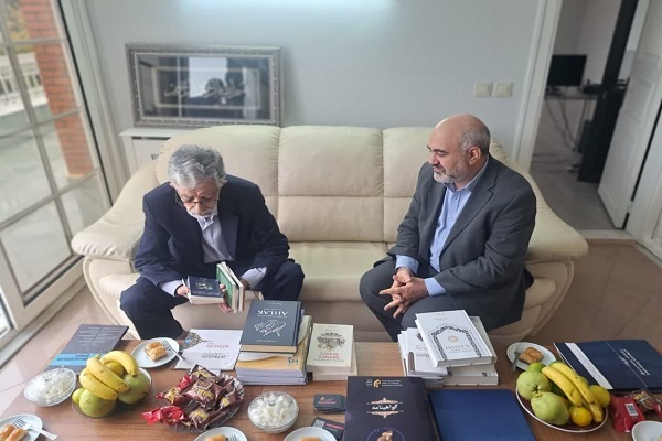 حدادعادل از نمایندگی المصطفی در ترکیه بازدید کرد حدادعادل از نمایندگی المصطفی در ترکیه بازدید کرد