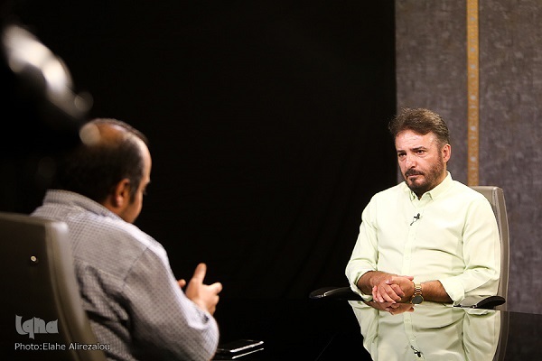 آهن‌ربای سینمای دفاع مقدس با غلبه نگاه فرهنگی به سیاسی همه را جذب می‌کند / لزوم بازتعریف دفاع مقدس برای نسل جوان امروز + فیلم