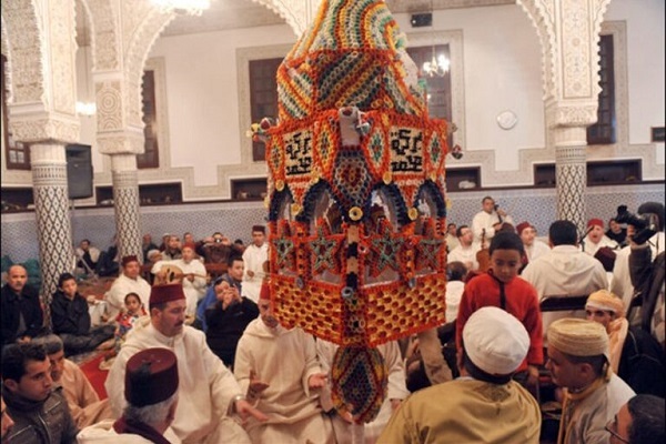 جمعه/آیینهای بزرگداشت میلاد نبی(ص) در کشورهای مختلف اسلامی جمعه/آیینهای بزرگداشت میلاد نبی(ص) در کشورهای مختلف اسلامی