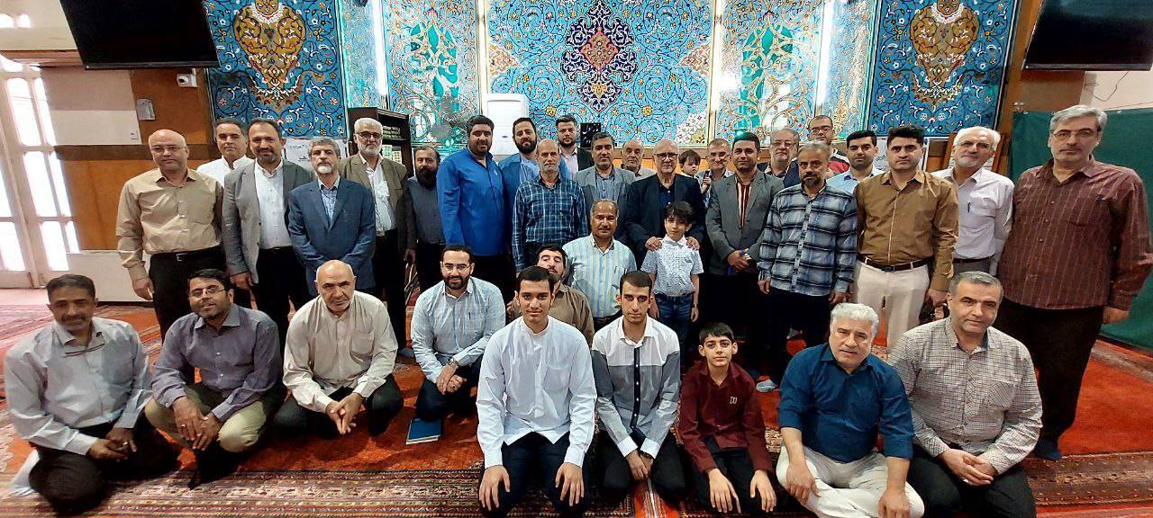 شاگردان جلسه قرآن استاد موسویبلده شاگردان جلسه قرآن استاد موسویبلده