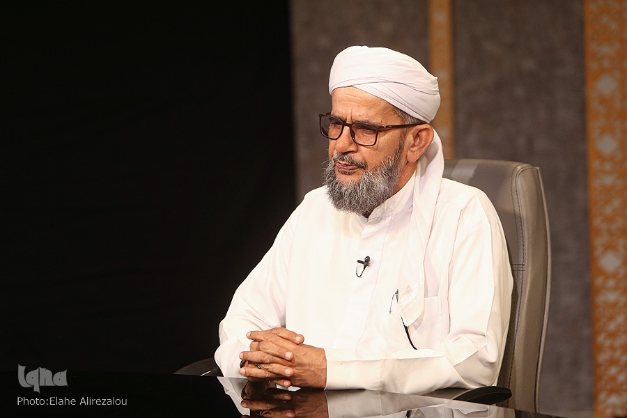 علما منافع حاصل از اندیشه تقریب را برای مردم تشریح کنند + فیلم 