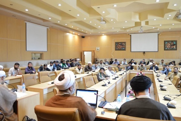 علی اکبر عالمیان، استاد جامعه المصطفی العالمیه