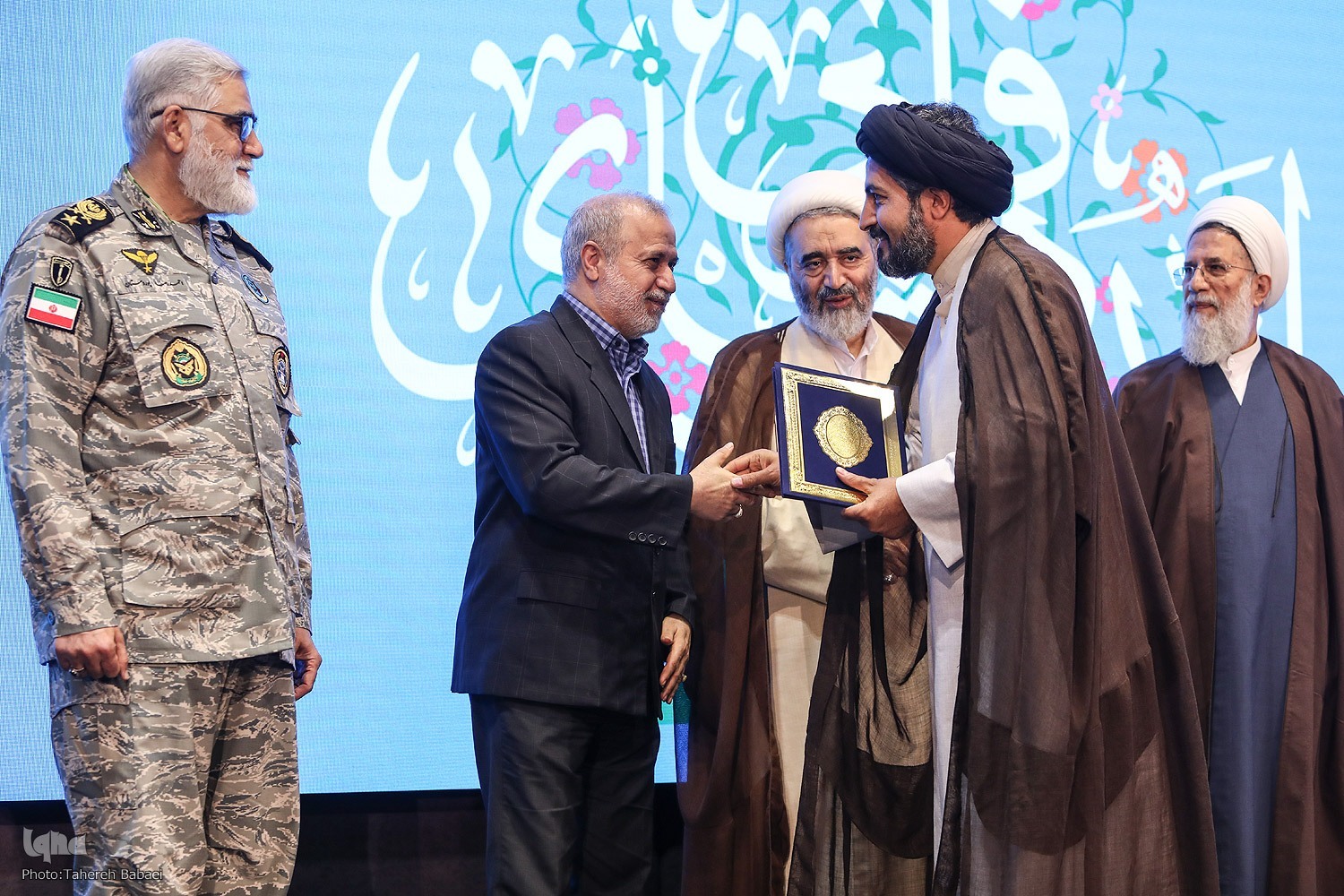 تجلیل از مقاله برگزیده و 26 پژوهشگر برتر آجا